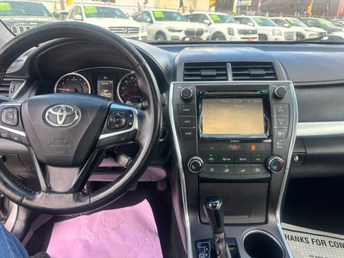 Used 2016 Toyota Camry SE w/ Moonroof Package FWD image 24