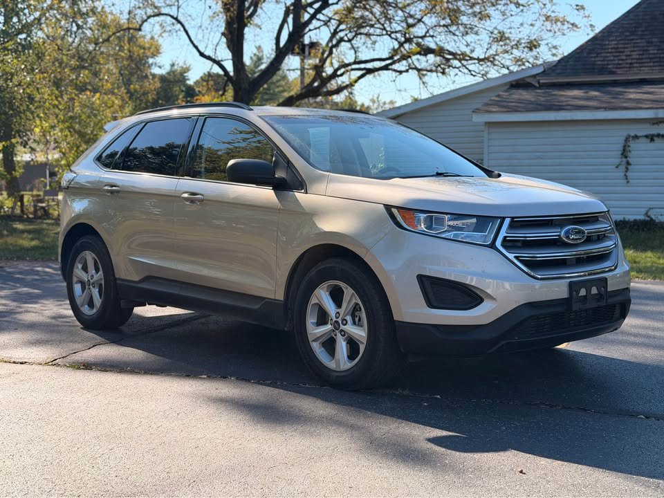 Used 2017 Ford Edge SE w/ Cargo Accessory Package AWD/4WD image 2