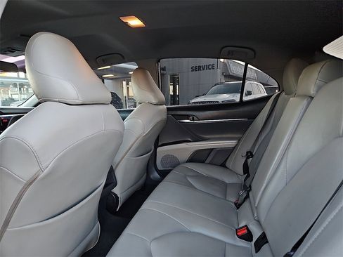 Used 2022 Toyota Camry LE image 16