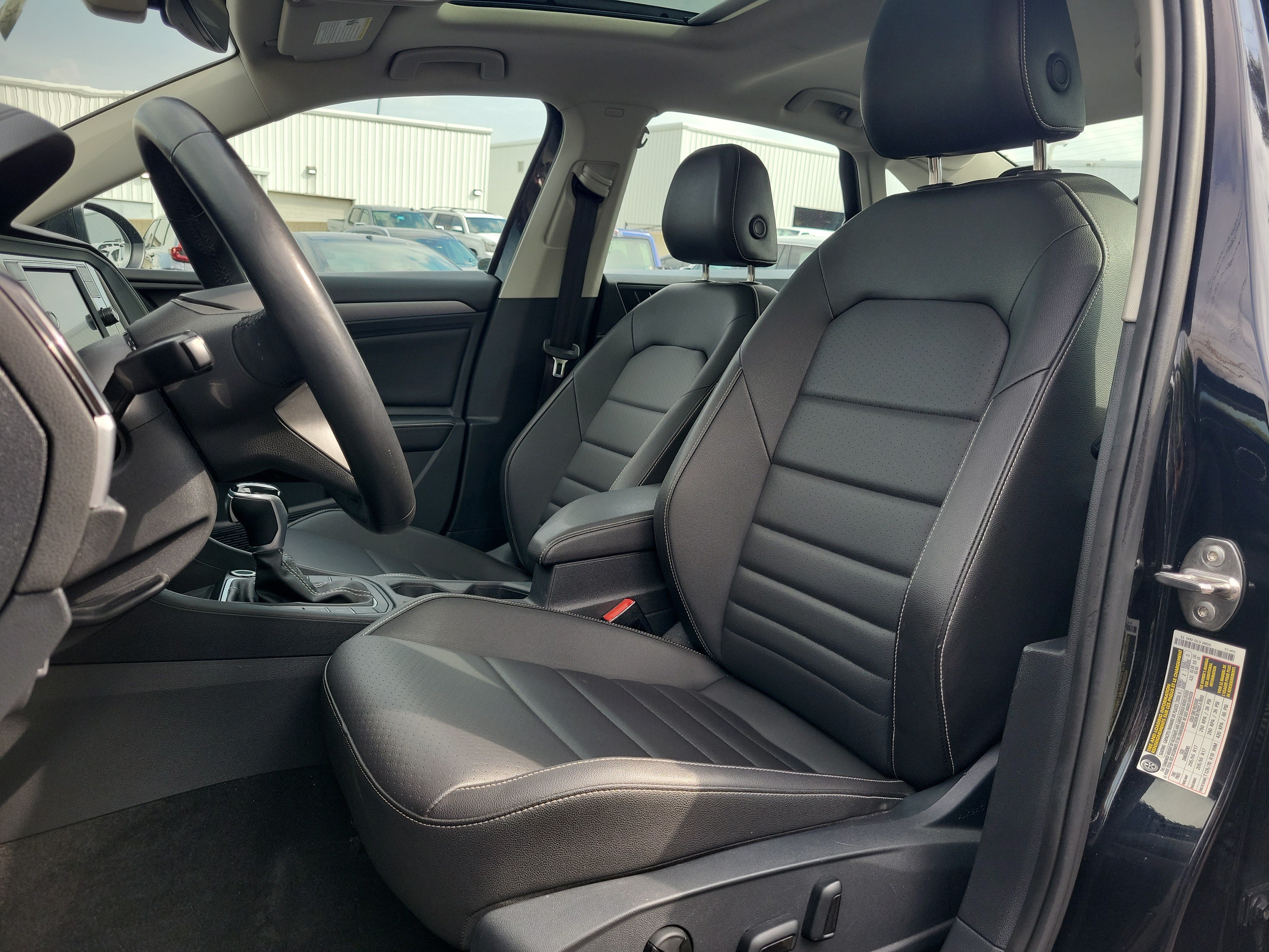 Used 2024 Volkswagen Jetta SE FWD image 17