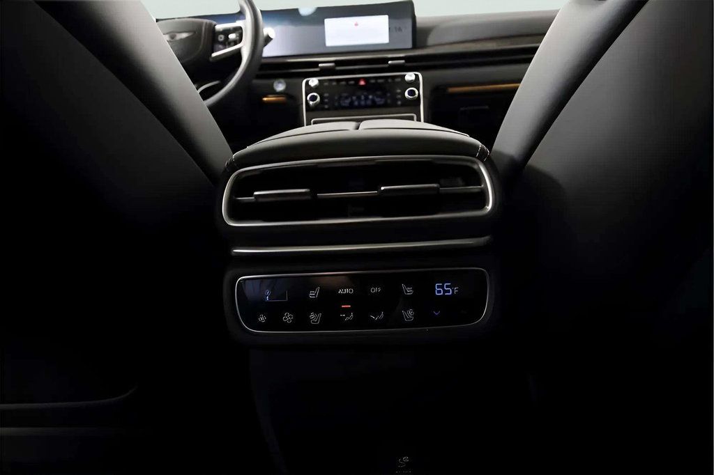 Used 2025 Genesis GV80 3.5T Prestige AWD/4WD image 9