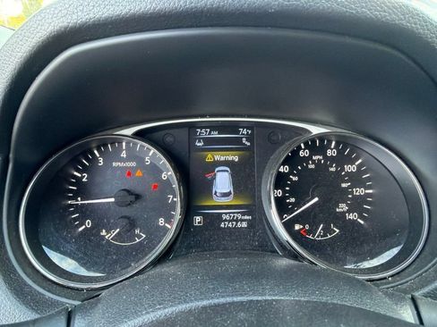 Used 2015 Nissan Rogue SV w/ SV Premium Package AWD/4WD image 23