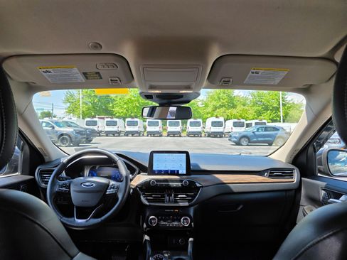Used 2020 Ford Escape Titanium FWD image 11