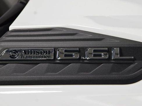 Used 2024 Chevrolet Silverado 2500 Custom w/ Custom Value Package image 16