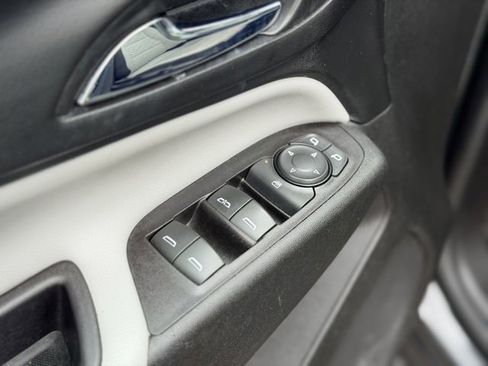 Used 2018 Chevrolet Equinox LS image 19