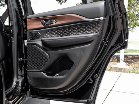 Used 2022 Jeep Grand Cherokee Summit image 61