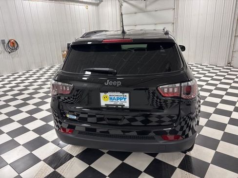 Used 2026 Jeep Compass Latitude AWD/4WD image 4