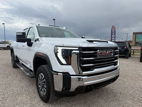 Used 2024 GMC Sierra 2500 SLT w/ SLT Convenience Package AWD/4WD image 2