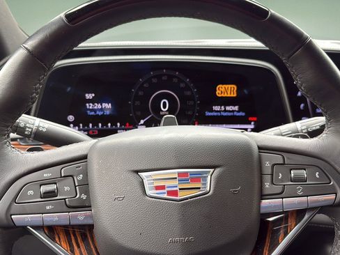 Certified 2023 Cadillac Escalade ESV Premium Luxury AWD/4WD image 28