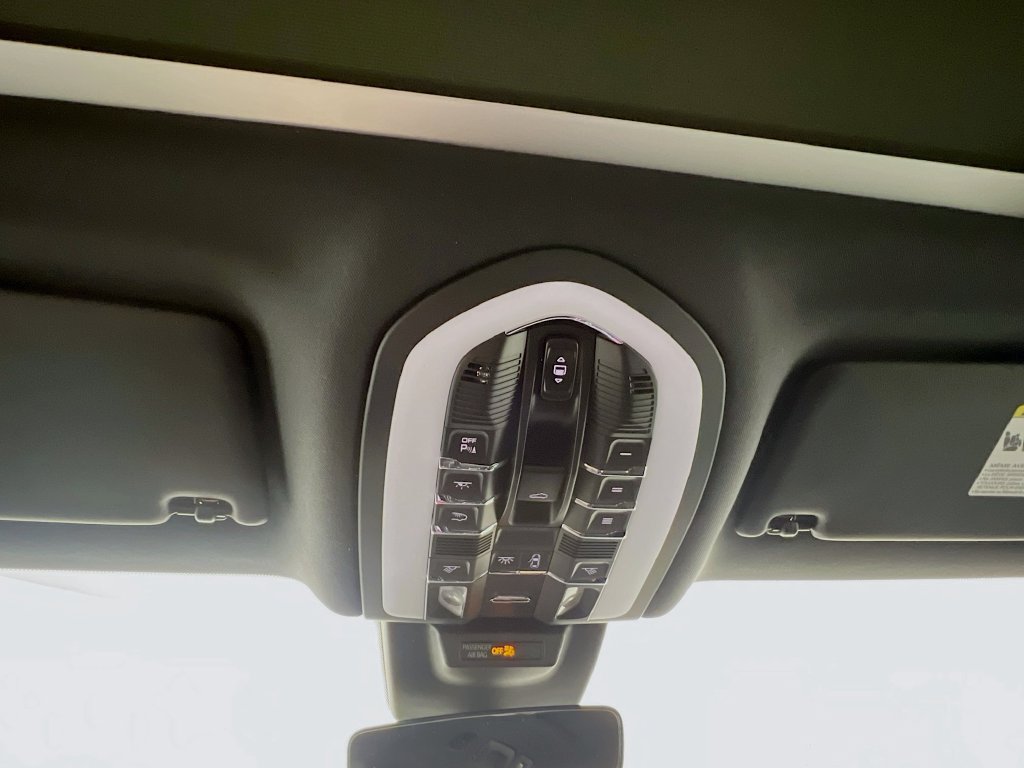 Certified 2026 Porsche Macan AWD/4WD image 14