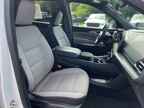 Used 2026 Chevrolet Traverse LT w/ Driver Confidence Package FWD image 11
