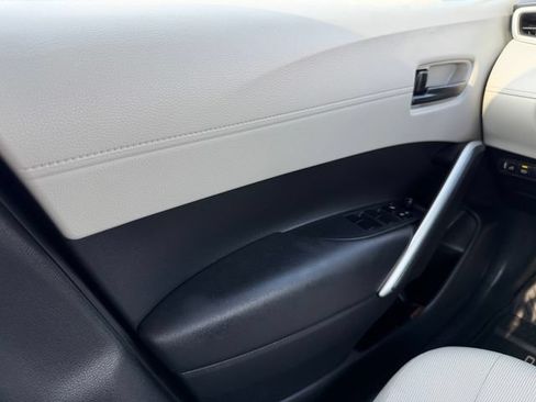 Certified 2026 Toyota Corolla Cross L FWD image 31