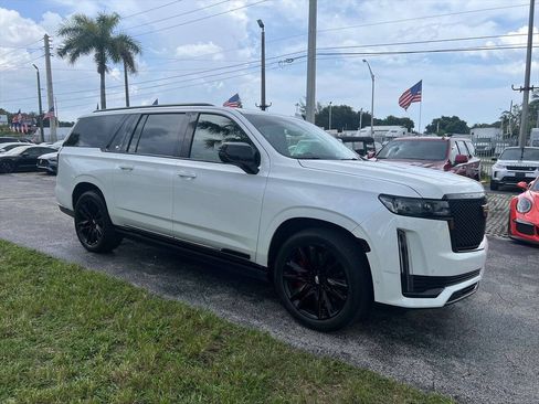 Used 2022 Cadillac Escalade ESV Sport w/ Touring Package AWD/4WD image 4
