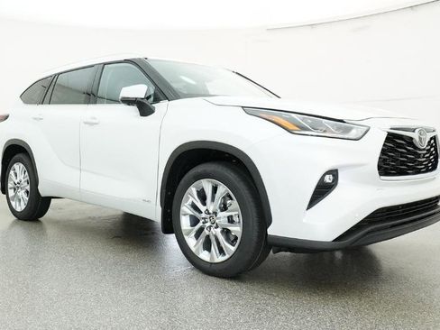 New 2026 Toyota Highlander Limited image 13