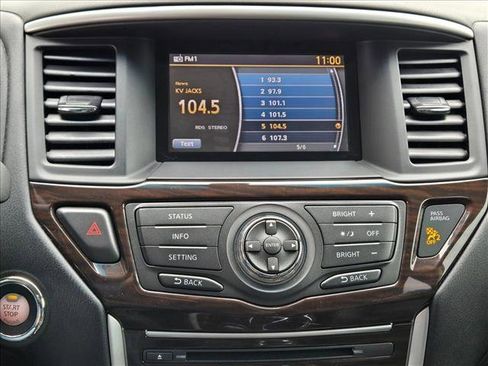 Used 2013 Nissan Pathfinder SL image 13