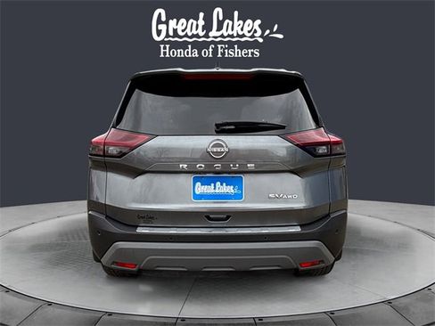 Used 2023 Nissan Rogue SV w/ SV Premium B Package image 4