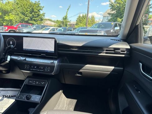 Certified 2025 Hyundai Kona Limited AWD/4WD image 22