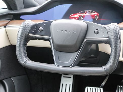 Used 2022 Tesla Model S image 15