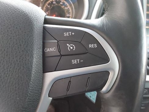 Used 2015 Jeep Cherokee Trailhawk w/ Cold Weather Group image 16