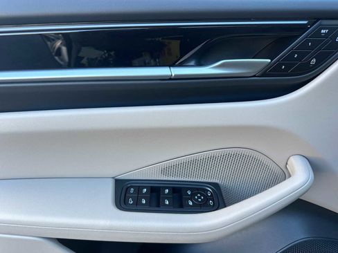 New 2025 Porsche Macan Electric image 12