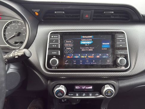 Used 2019 Nissan Kicks SV image 18