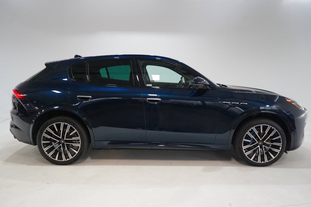 Used 2023 Maserati Grecale Modena AWD/4WD image 8