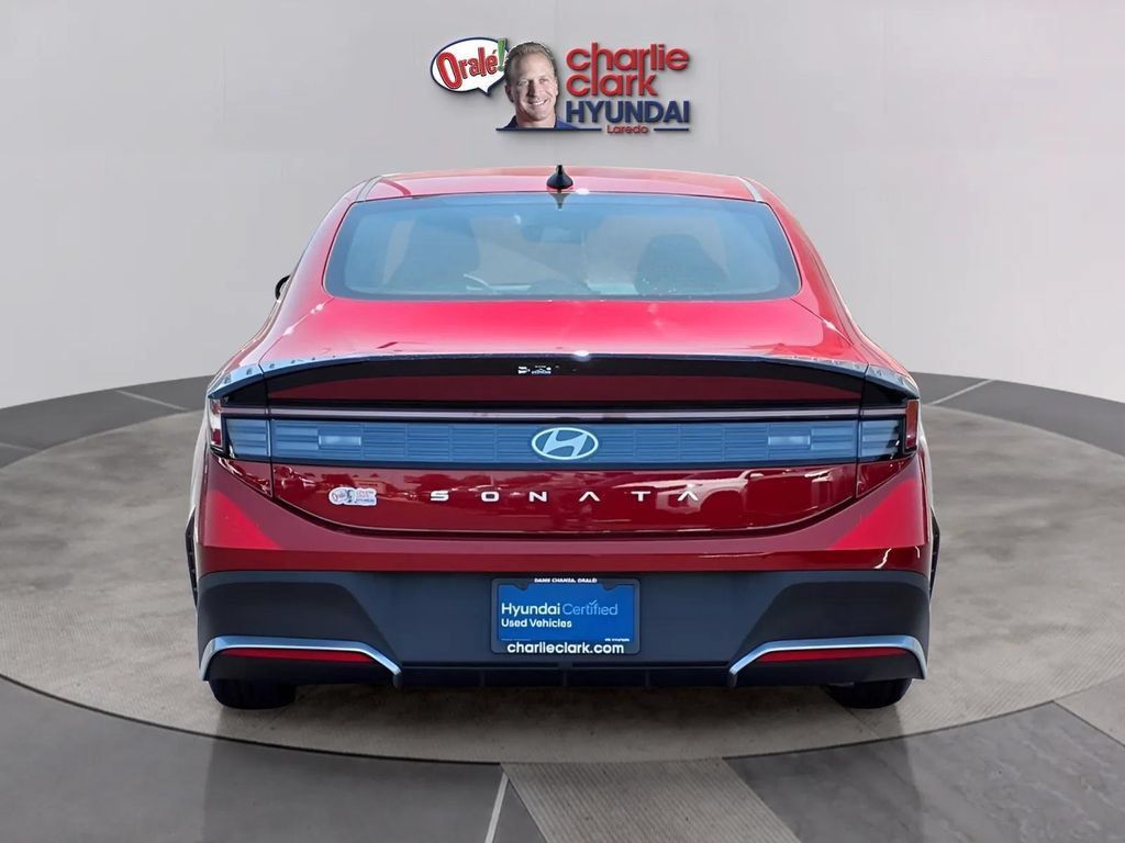 Used 2026 Hyundai Sonata SE FWD image 4