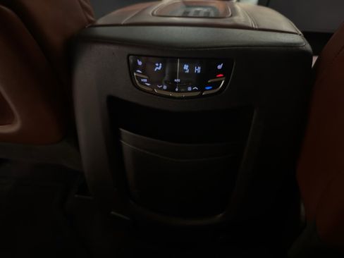 Used 2015 Cadillac Escalade Luxury image 26