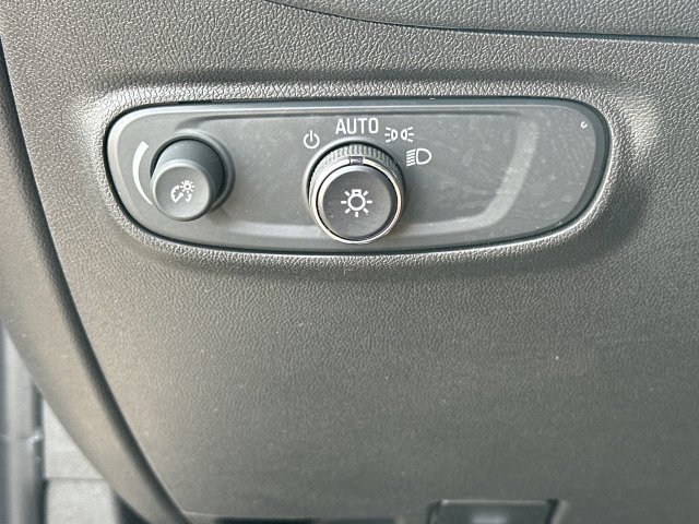 Certified 2023 Chevrolet Equinox RS FWD image 17