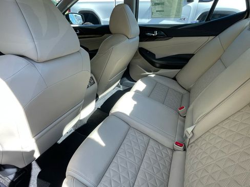 Used 2017 Nissan Maxima Platinum image 22