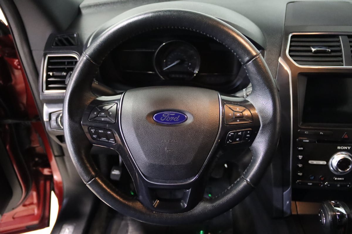 Used 2018 Ford Explorer Limited AWD/4WD image 34