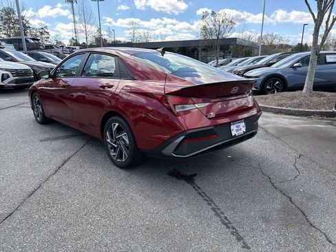 Certified 2025 Hyundai Elantra Sport FWD image 5
