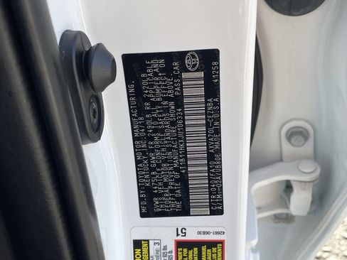 Used 2018 Toyota Camry LE image 30