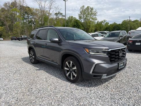 Used 2025 Honda Pilot Elite image 7
