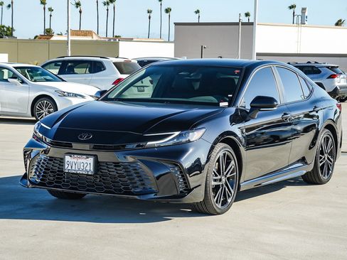 Used 2026 Toyota Camry XSE FWD image 3