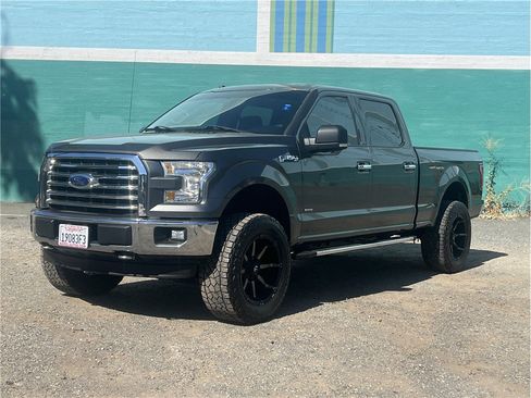 Used 2017 Ford F150 XLT w/ Equipment Group 302A Luxury AWD/4WD image 3