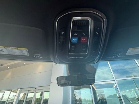 Certified 2025 Jeep Grand Cherokee Laredo X image 13