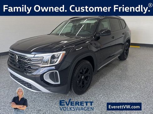 New 2026 Volkswagen Atlas Peak Edition image 1