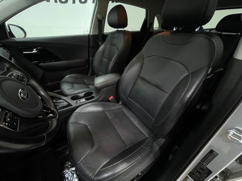 Used 2017 Kia Niro Touring image 14