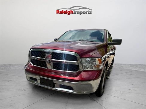 Used 2020 RAM 1500 Classic SLT AWD/4WD image 2