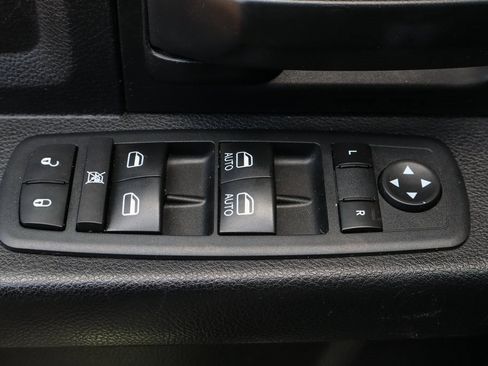 Used 2015 RAM 3500 Tradesman w/ Chrome Appearance Group image 17