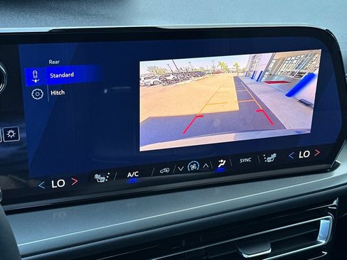 New 2026 Chevrolet Traverse LT FWD image 21