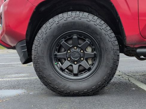 Certified 2022 Toyota Tacoma SR AWD/4WD image 11
