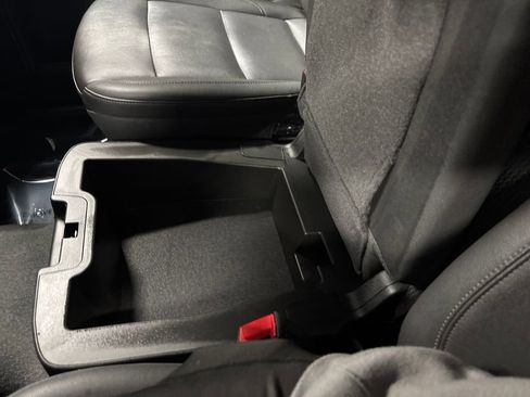 Used 2025 GMC Sierra 1500 SLT image 35