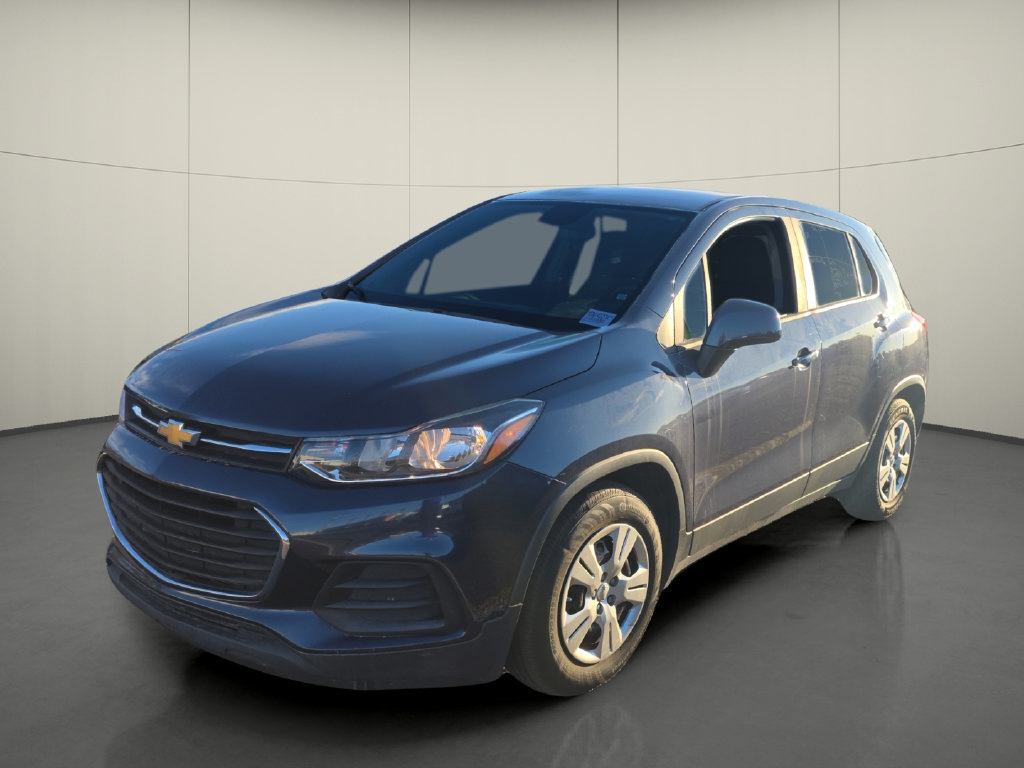 Used 2018 Chevrolet Trax LS w/ LPO, Cargo Package FWD image 2