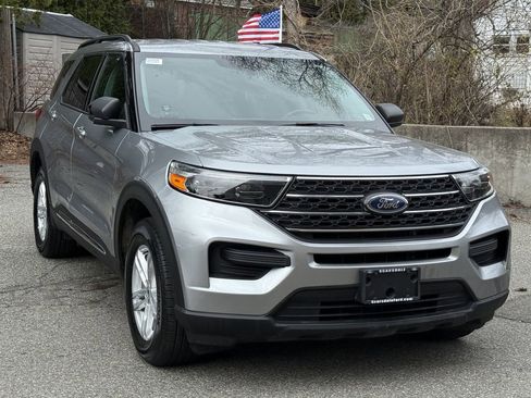Used 2022 Ford Explorer XLT AWD/4WD image 1