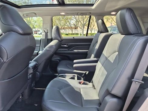 Certified 2024 Toyota Grand Highlander Limited image 15