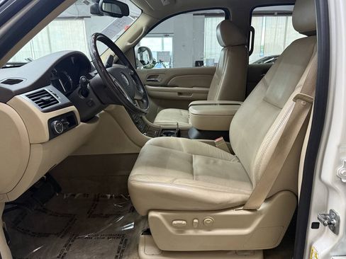 Used 2009 Cadillac Escalade AWD image 11