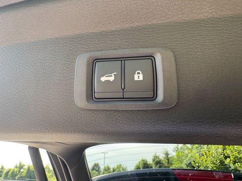 New 2025 Mitsubishi Outlander SE image 17