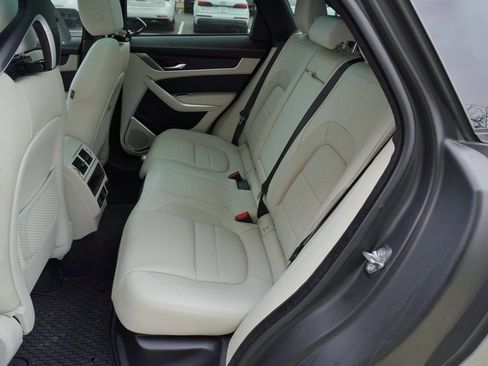 Used 2025 Jaguar F-PACE R-Dynamic S AWD/4WD image 30
